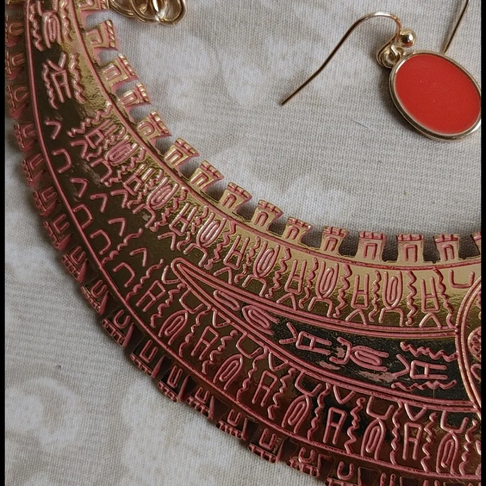 Gold Ethnic Boho Bib Plate Necklace Set Red - Image 4