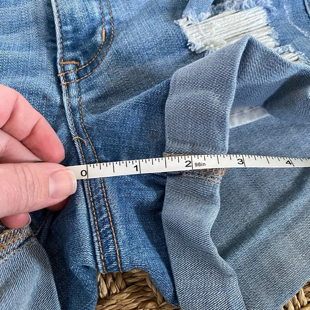 Aeropostale AERO Jean Shorts Sz 2 High Rise Midi Stretch Distressed Denim - Image 9