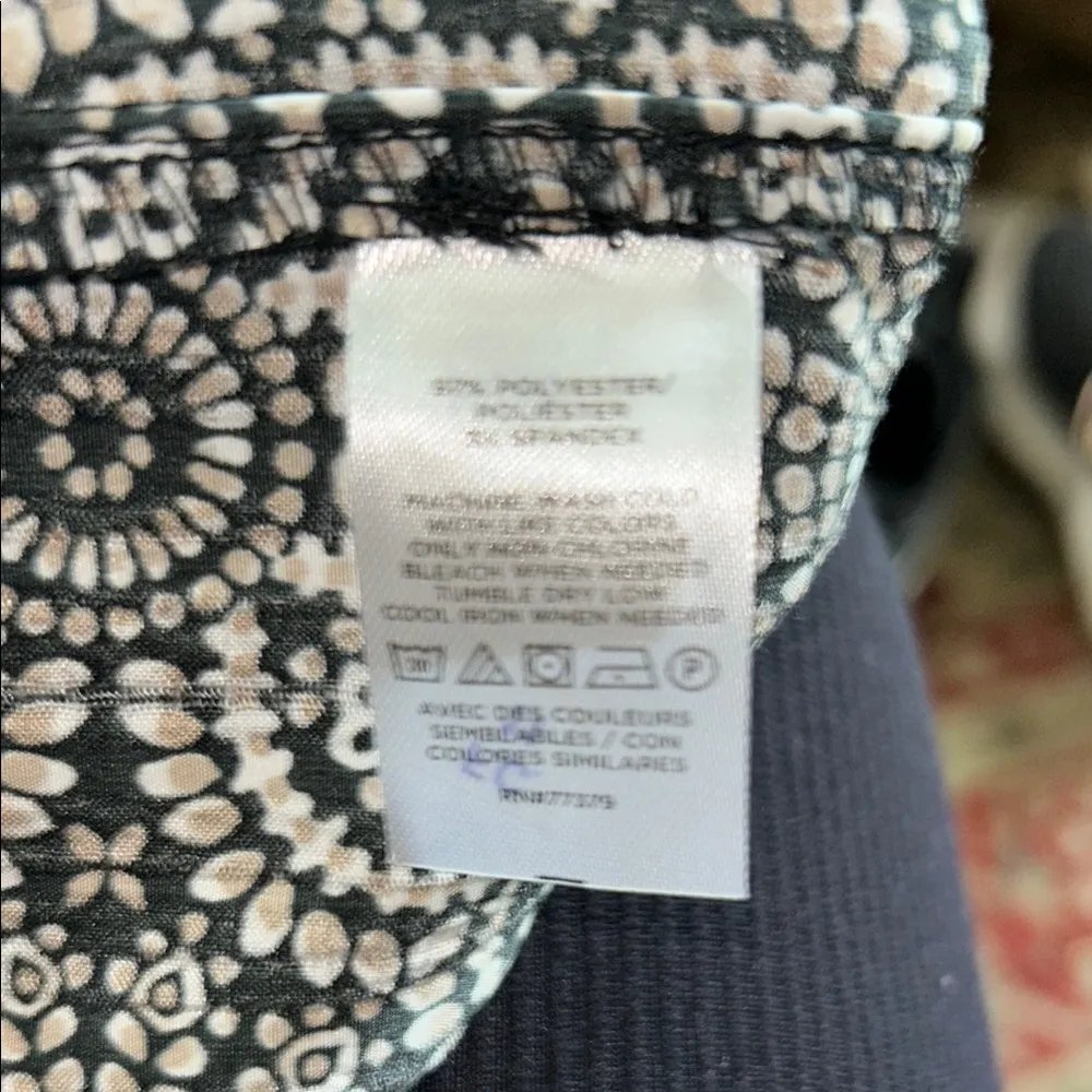 Ann Taylor Black and White Relaxed Flutter Sleeve Top - Image 9