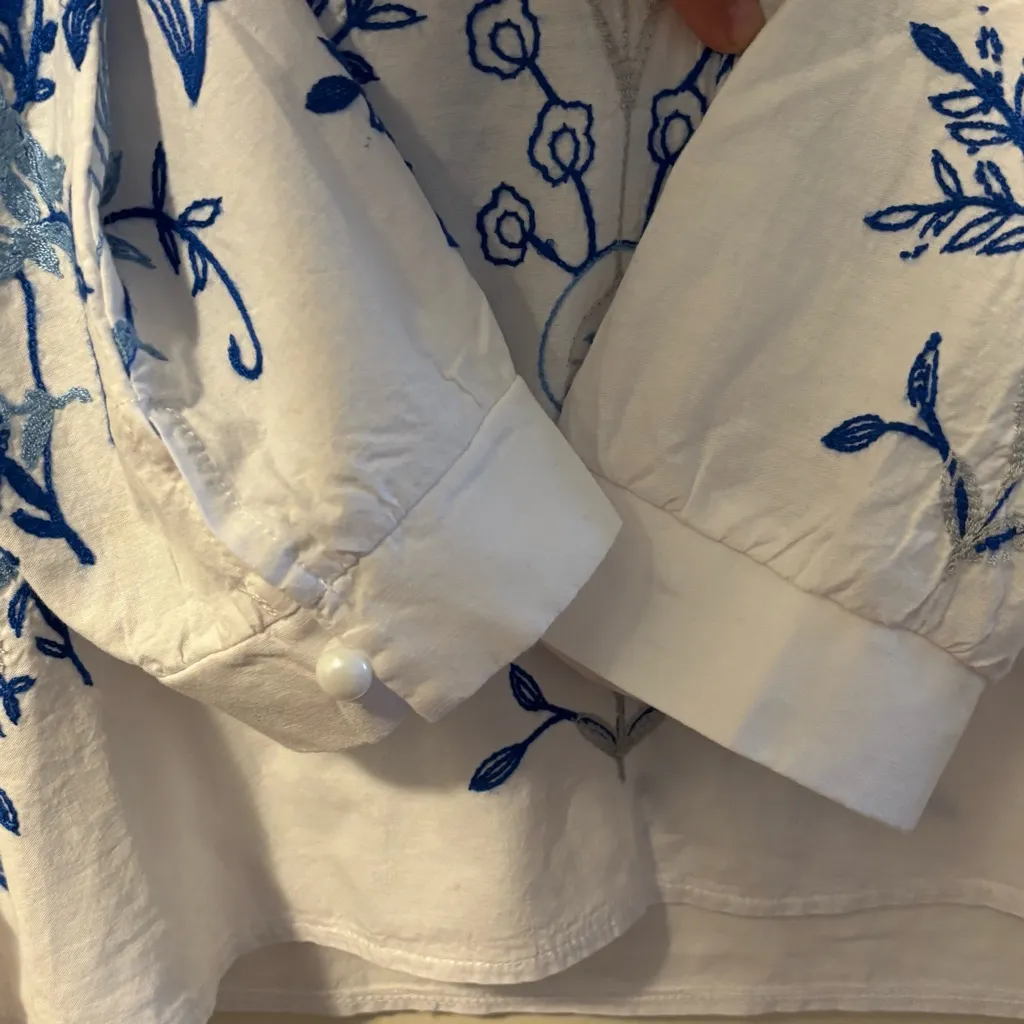 Adore White Fabric Label Size M - Image 11