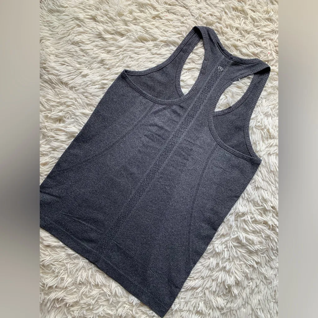Lululemon Swiftly Tech Racerback Size 8 Gray - Image 4