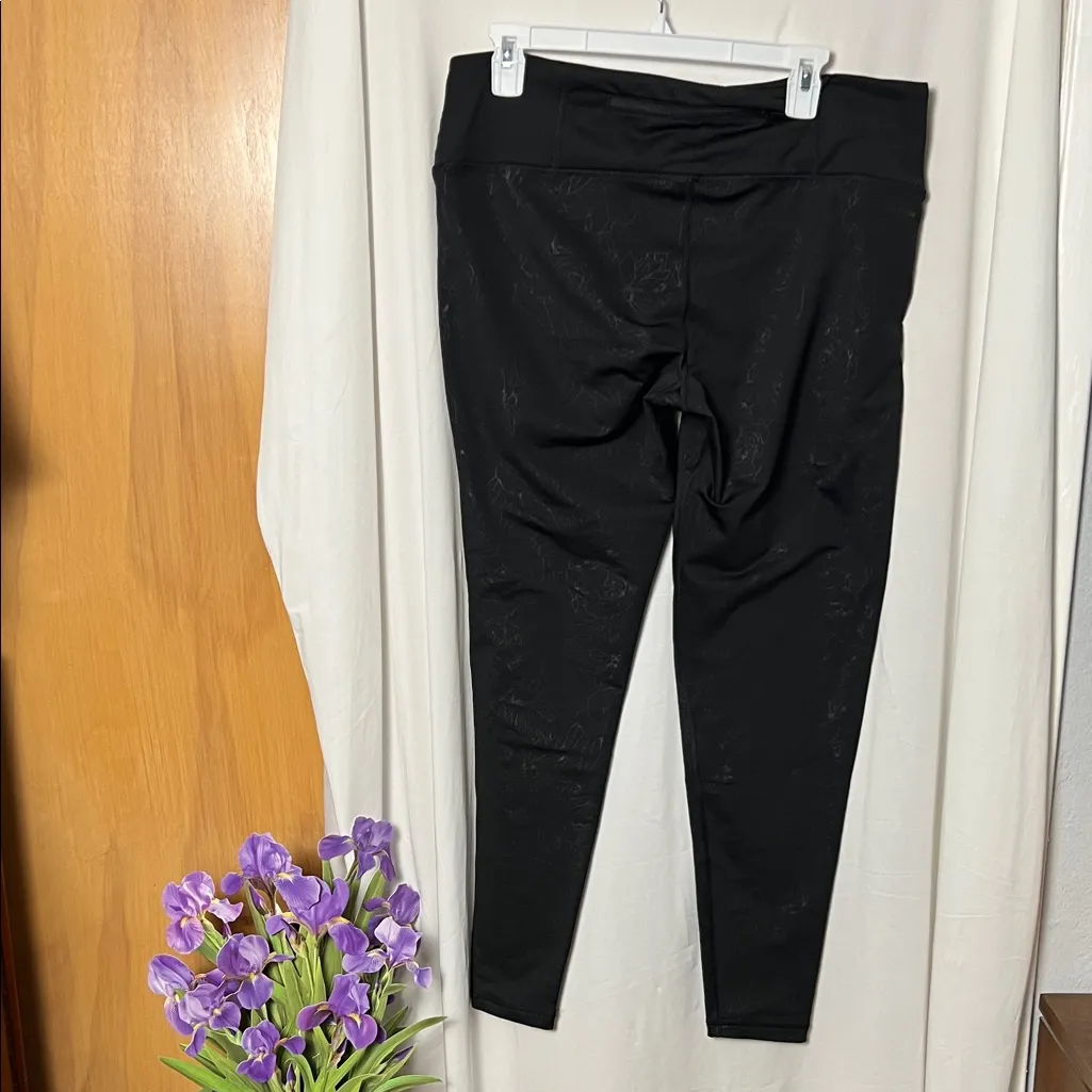 Adidas Climalite Black Embossed Floral Leggings Size XL - Image 4