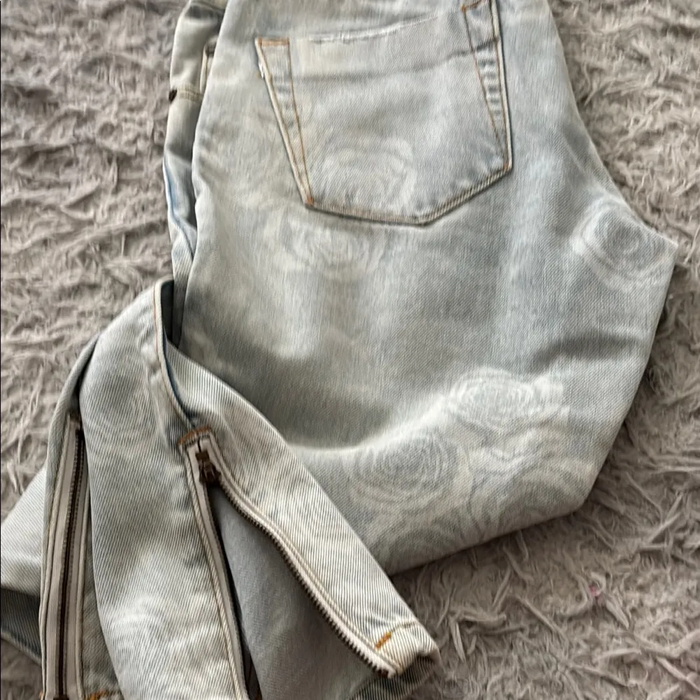 One X Oneteaspoon Light Blue Distressed Jeans with Floral Design - Image 10