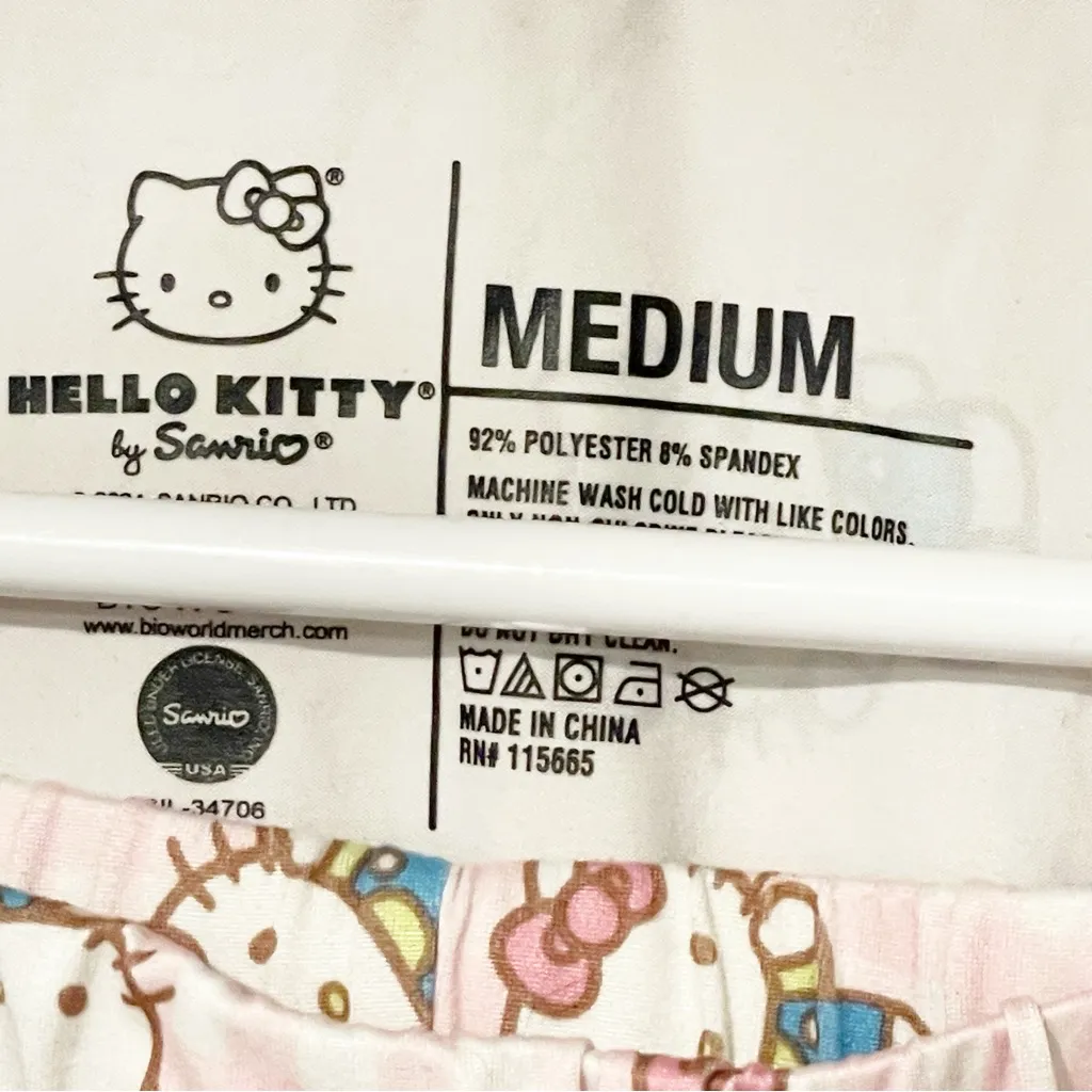 Hello‎ Kitty Size Medium Pajama Set Pink Shorts Button Front Top Ladies - Image 3