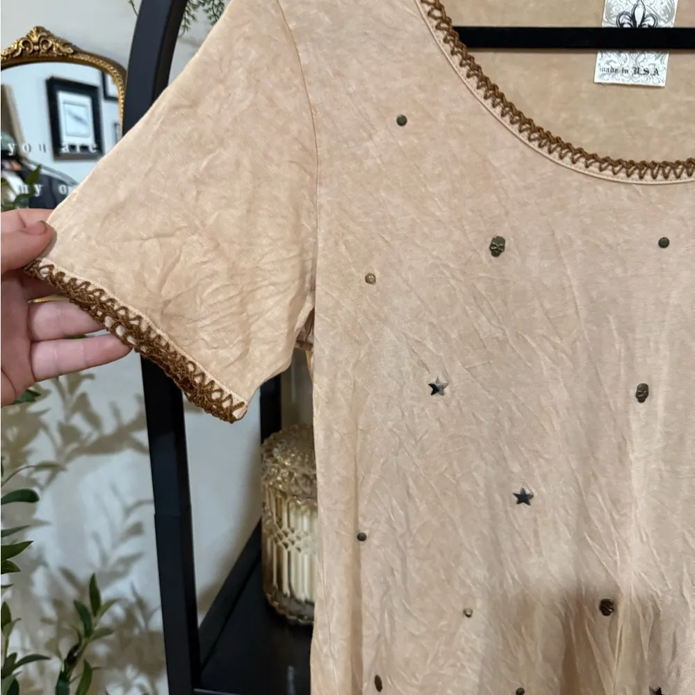 Vocal Tan Embellished Tee Short Sleeve size large - Image 2