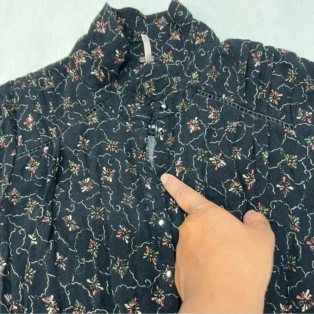 Free People Short sleeve Romper size s - Image 8