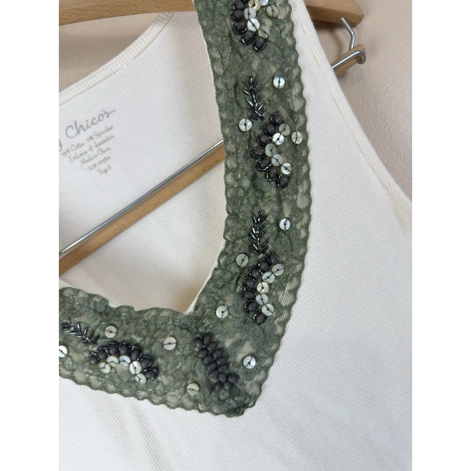 Chico’s Women’s White Ribbed Sleeveless V-Neck Top with Sequin Details Size 2 - Image 3