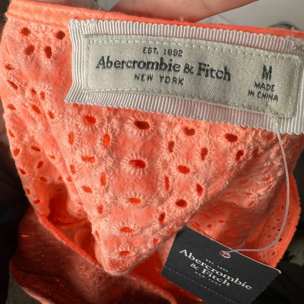 ABERCROMBIE & FITCH NWT Neon Coral Eyelet Crop Top Size M‎ Summer Beachy - Image 3