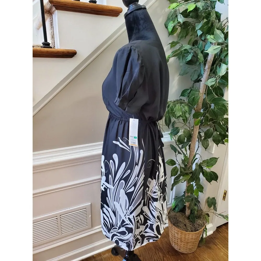 Liz Lange Maternity Women's Black Round Neck Short Sleeve Knee Length Dress M - Image 6