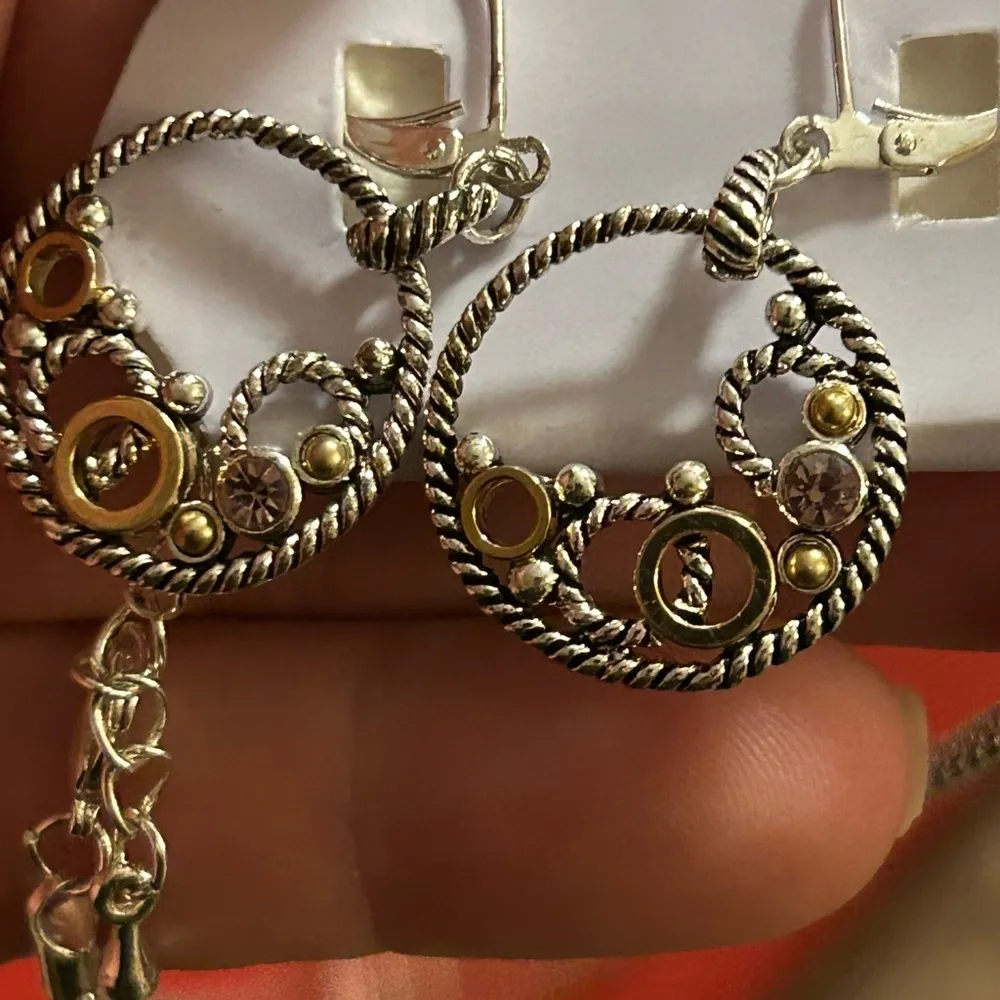 Periwinkle by barlow earrings and necklace set - Image 3