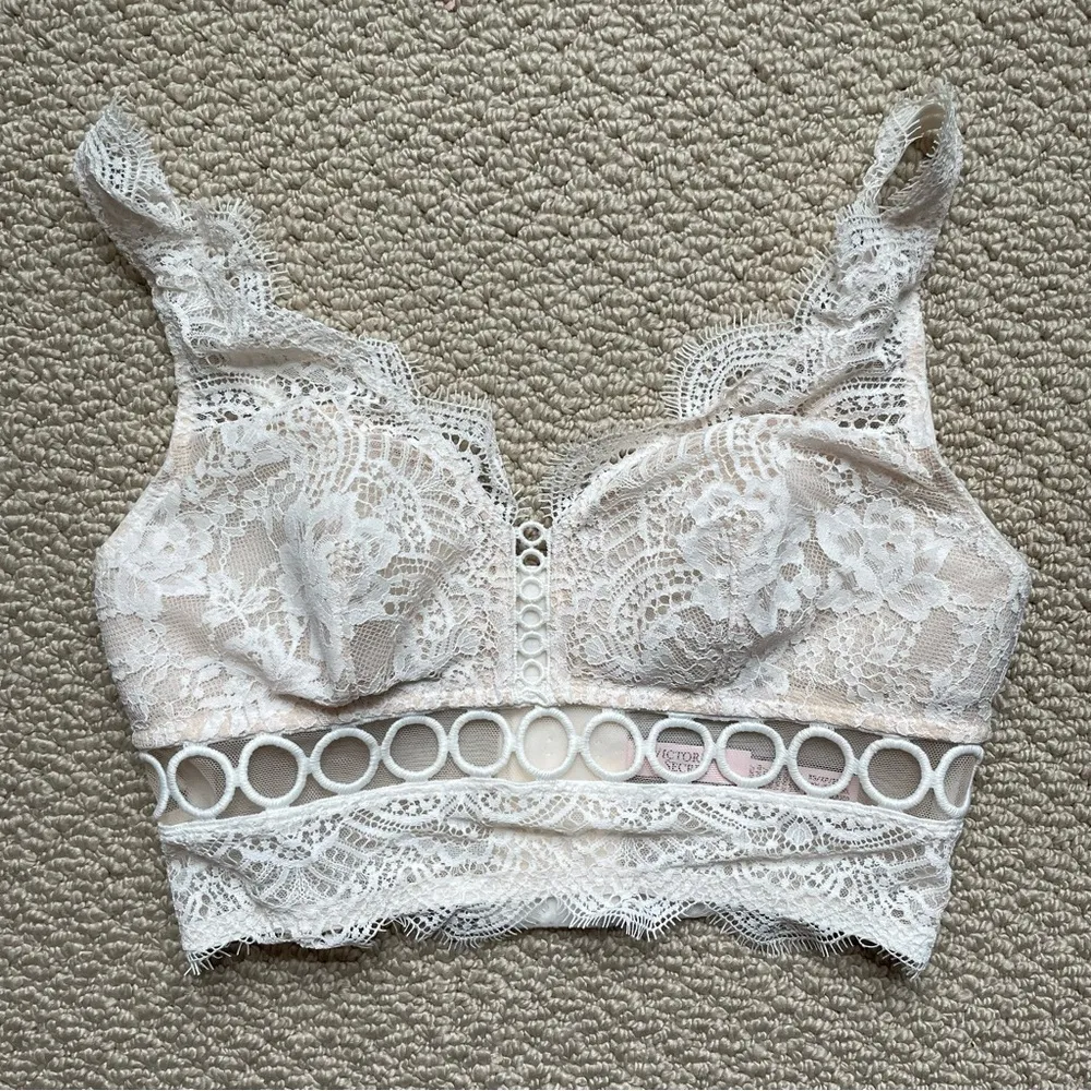 Victoria’s Secret Structured Lace Bralette XS - Image 2