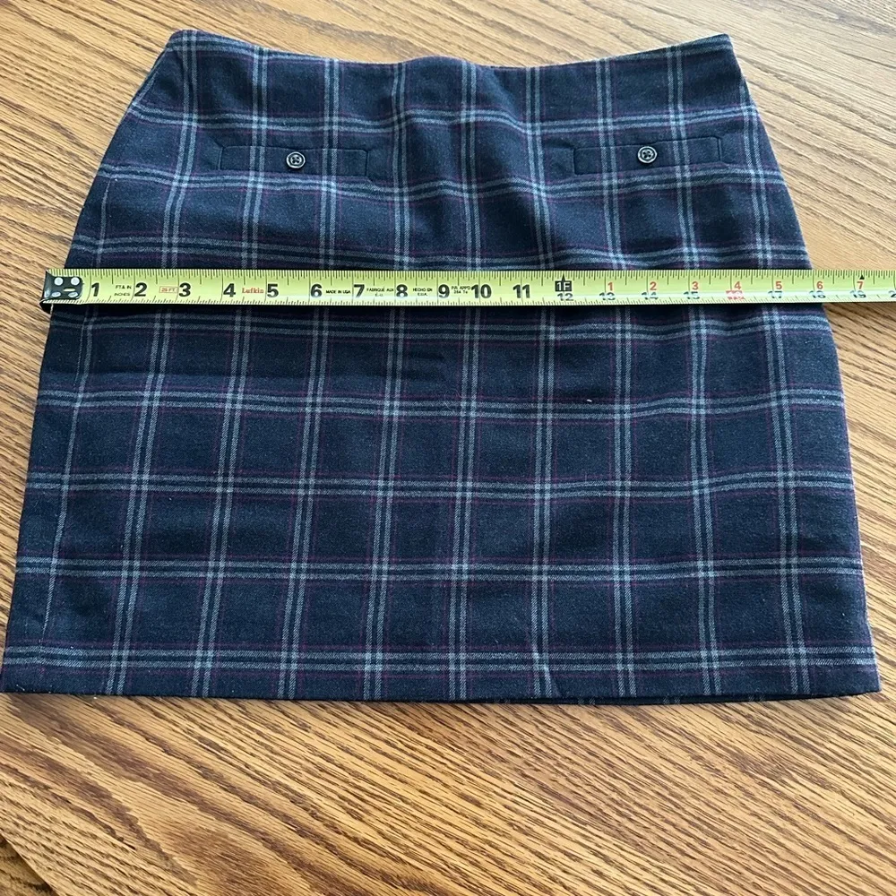 Banana Republic Women's Purple Plaid Wooly Straight Mini Skirt Size 4P - Image 7