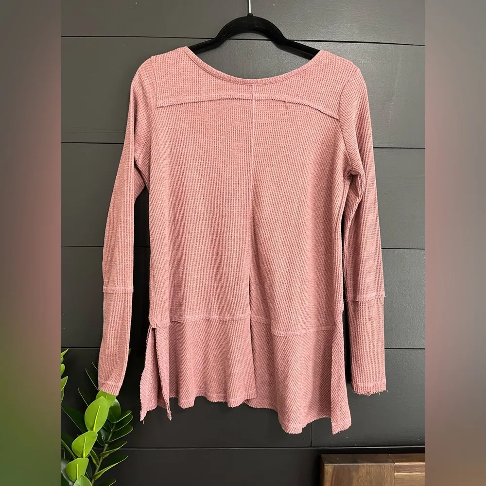 CHARLOTTE RUSSE Vintage Y2K Dusty Rose Long Sleeve V-Neck Thermal Shirt Sz M EUC - Image 4
