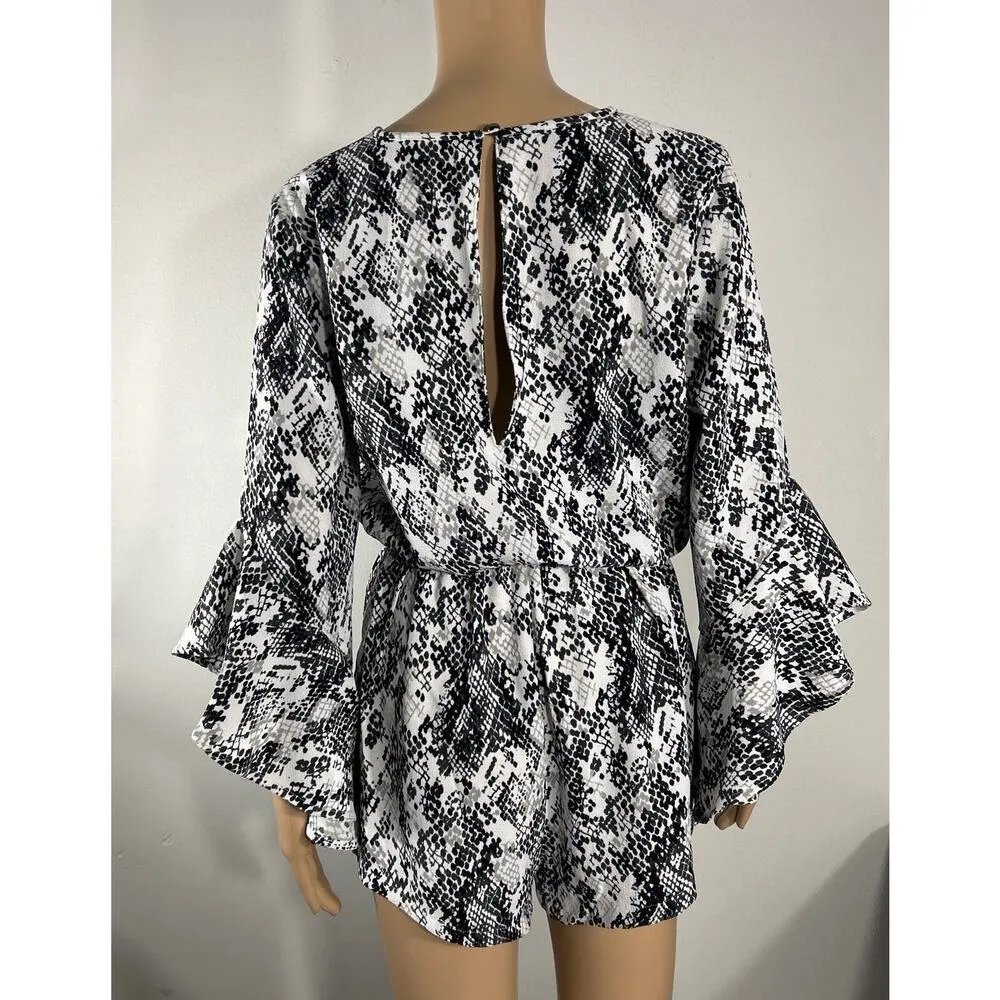 Mudpie Women's Romper Black white Snake Print Size S Bell Sleeves Elastic Waist - Image 3