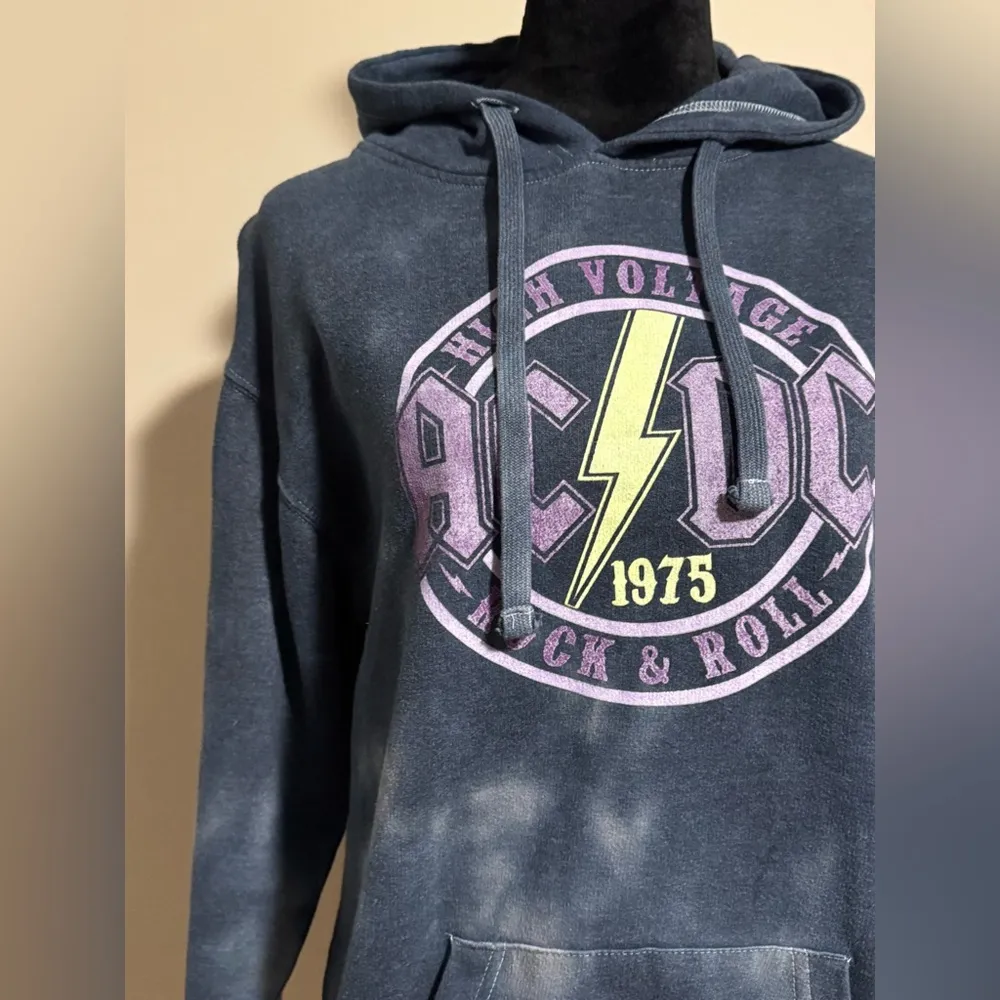 EUC AC/DC Blue and Purple Tie Dye High Voltage Rock & Roll 1975 Hoodie size M - Image 2