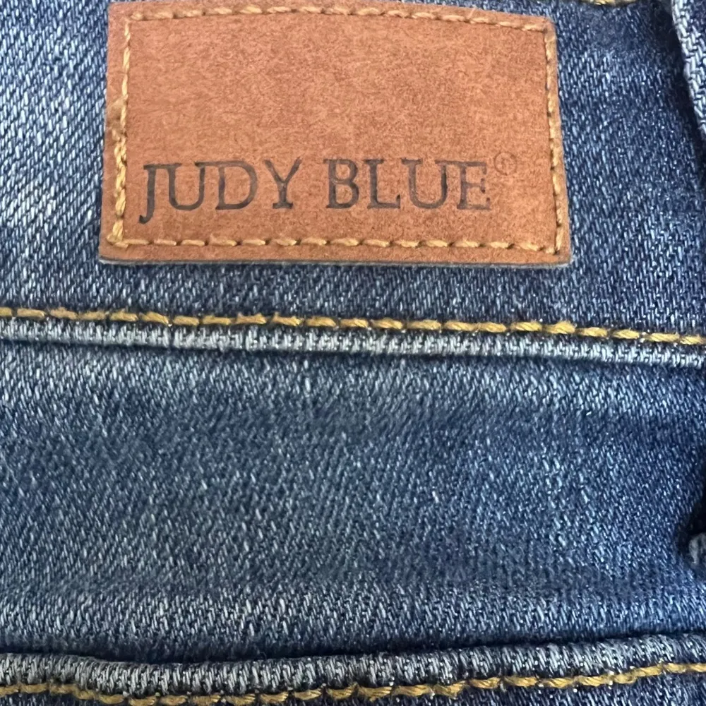 Jeans Distressed  Mid Rise Relaxed Fit Women’s Size 15/32 Stretch Blue - Image 5