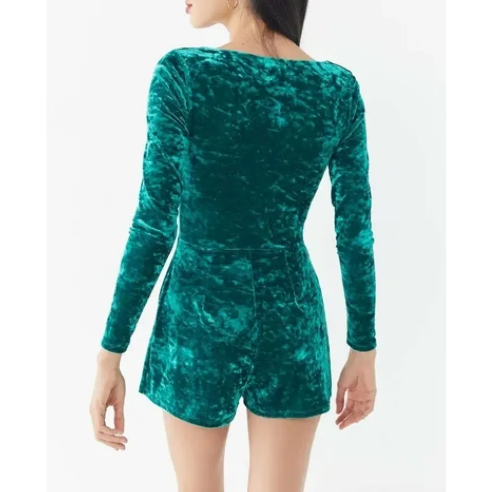 NWT Urban Outfitters Sasha Long Sleeve Velvet Romper in Emerald Green Size Small - Image 10