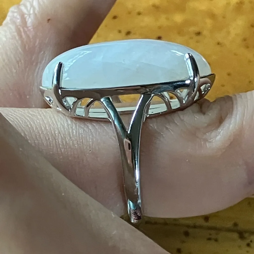 Natural Rainbow Moonstone Sterling Silver Cocktail Ring Size 6 - Image 3