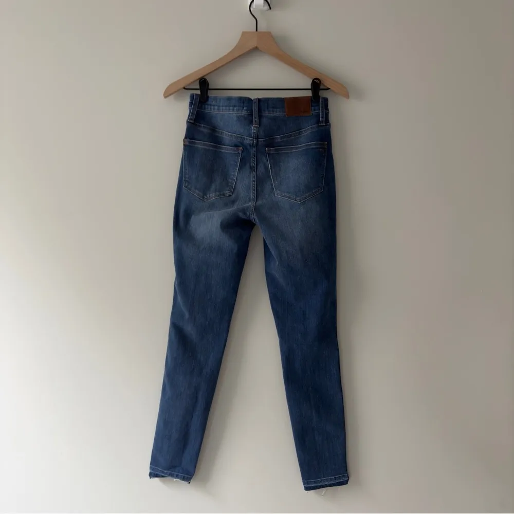 Madewell 10” High-Rise Skinny Jeans Button Fly Distressed denim casual dark Wash - Image 2