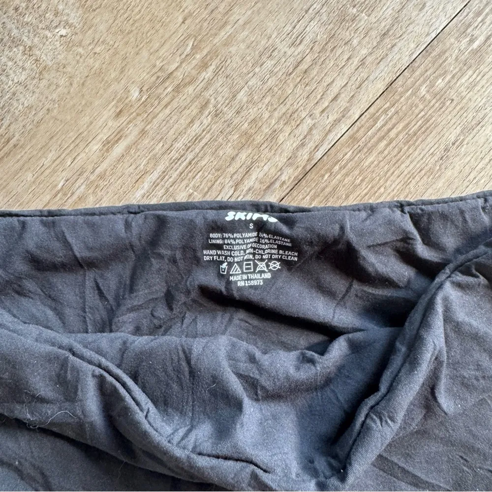 SKIMS Fits Everybody Bandeau Bralette - Image 3