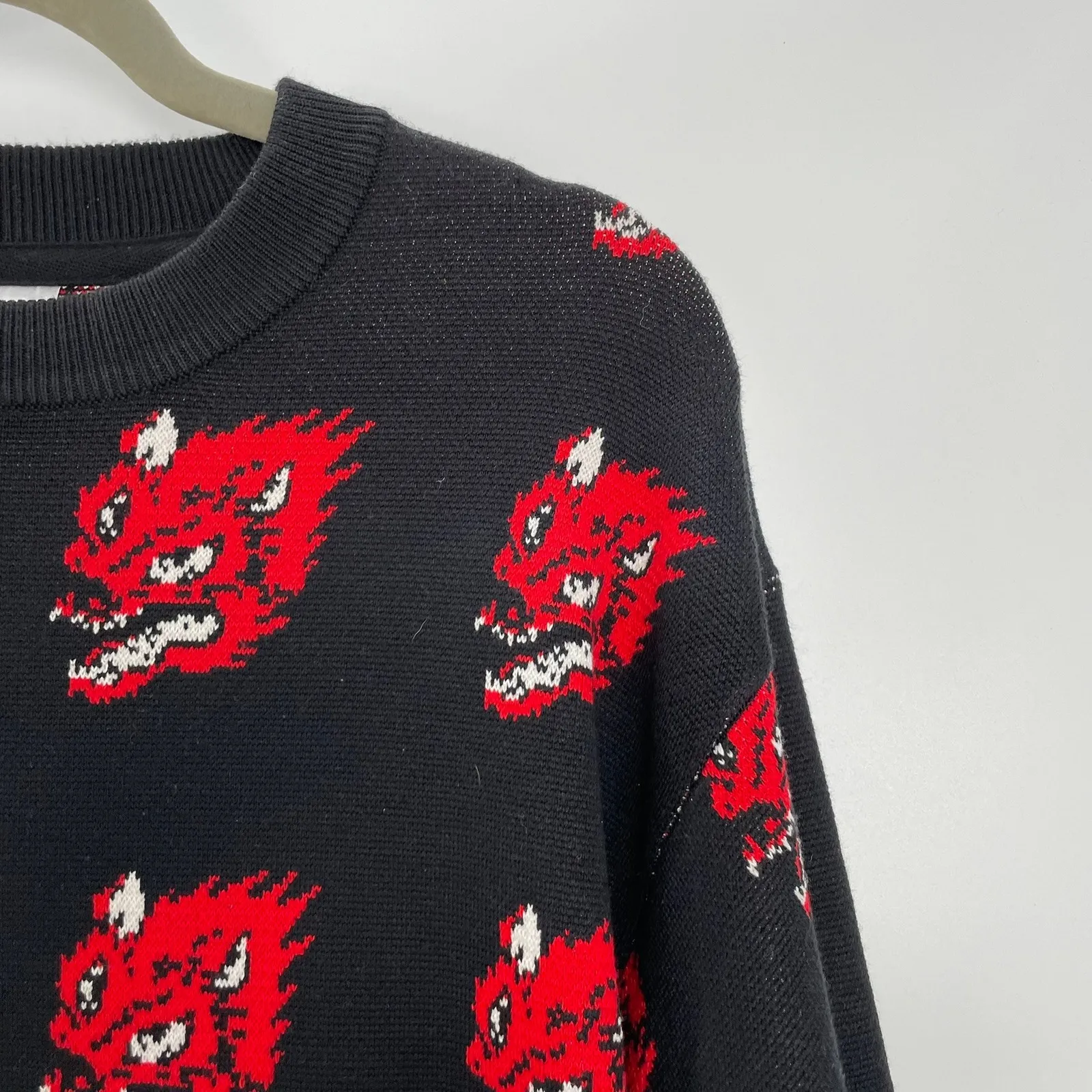 Divided Women's Red Dragon Anime Fabtasy Black Knit Crew Neck Sweater Size Small - Image 6