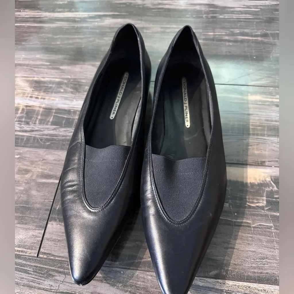 Donald Pliner Renee Black Loafers Flats, Flex Cutout ,‎ Pointed Nose, Size 9.5 M - Image 3