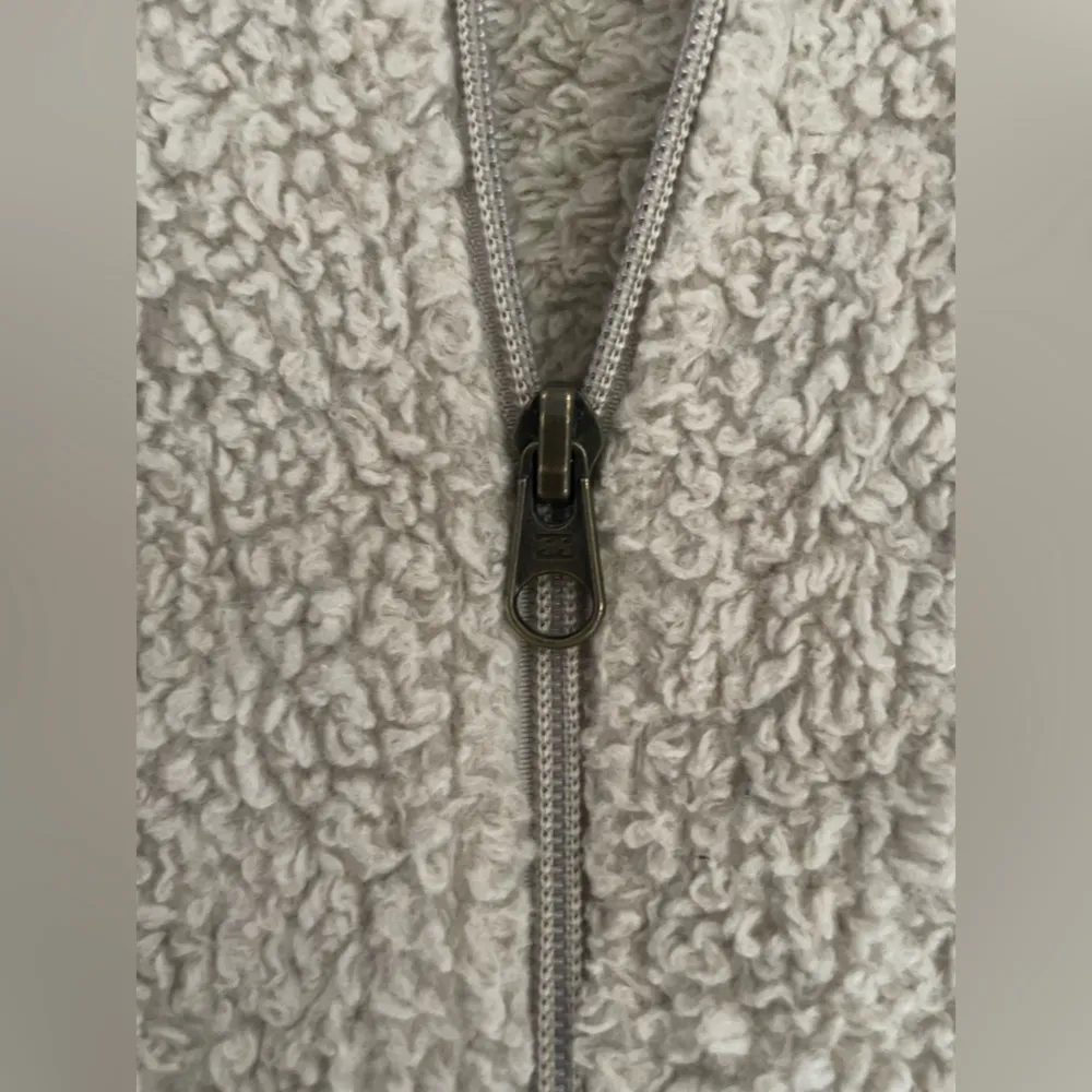 BillaBong Faux Fur Zip-Up Hoodie Sweatshirt - Image 7