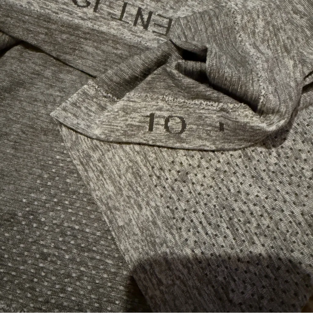 Lululemon Swiftly Tech Short Sleeve Activewear Shirt in Gray/Slate Sz‎ 10 - Image 6