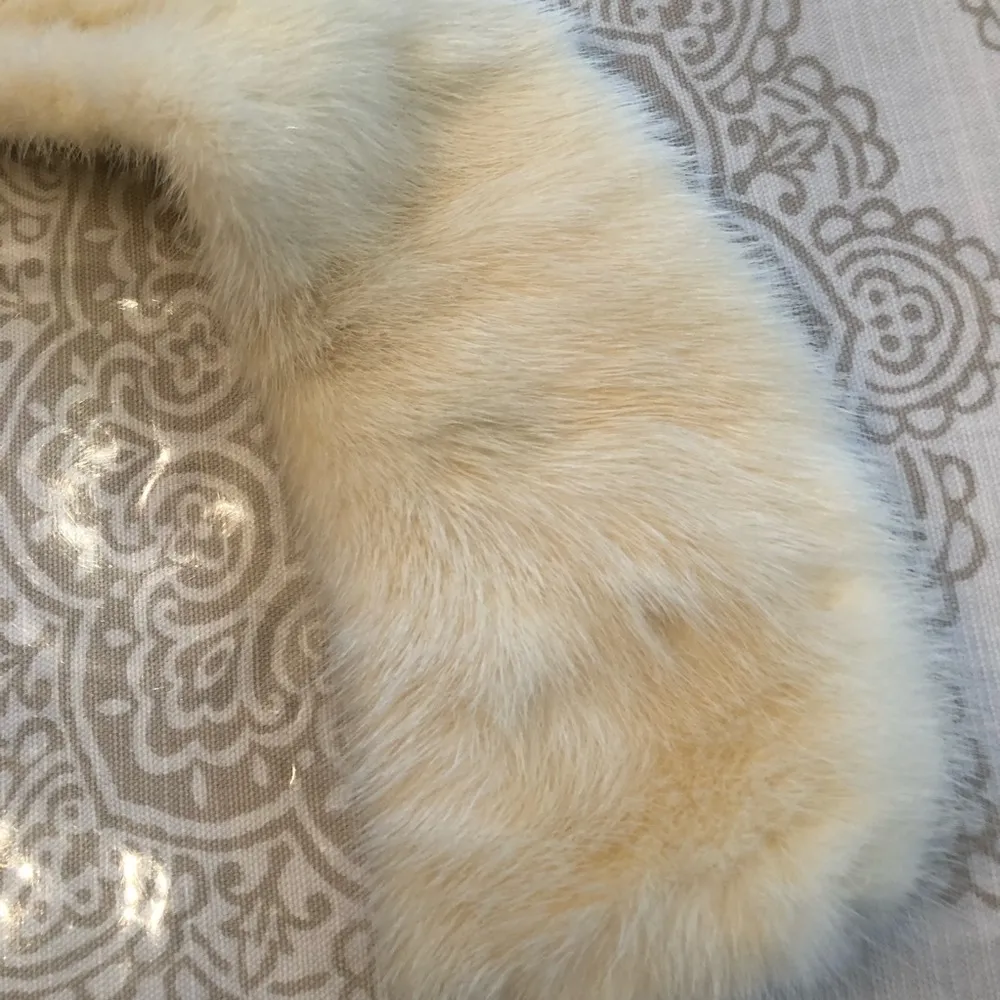 Vintage Mink Fur Collar Off White - Image 2