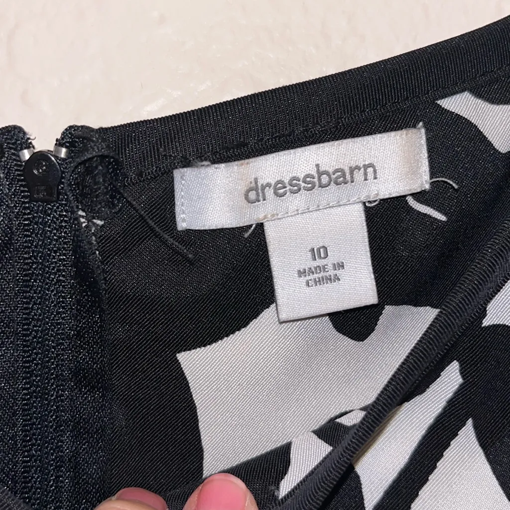 Vintage Sleeveless Black & White Floral Dress Black Dress modest business Size 10 - Image 4