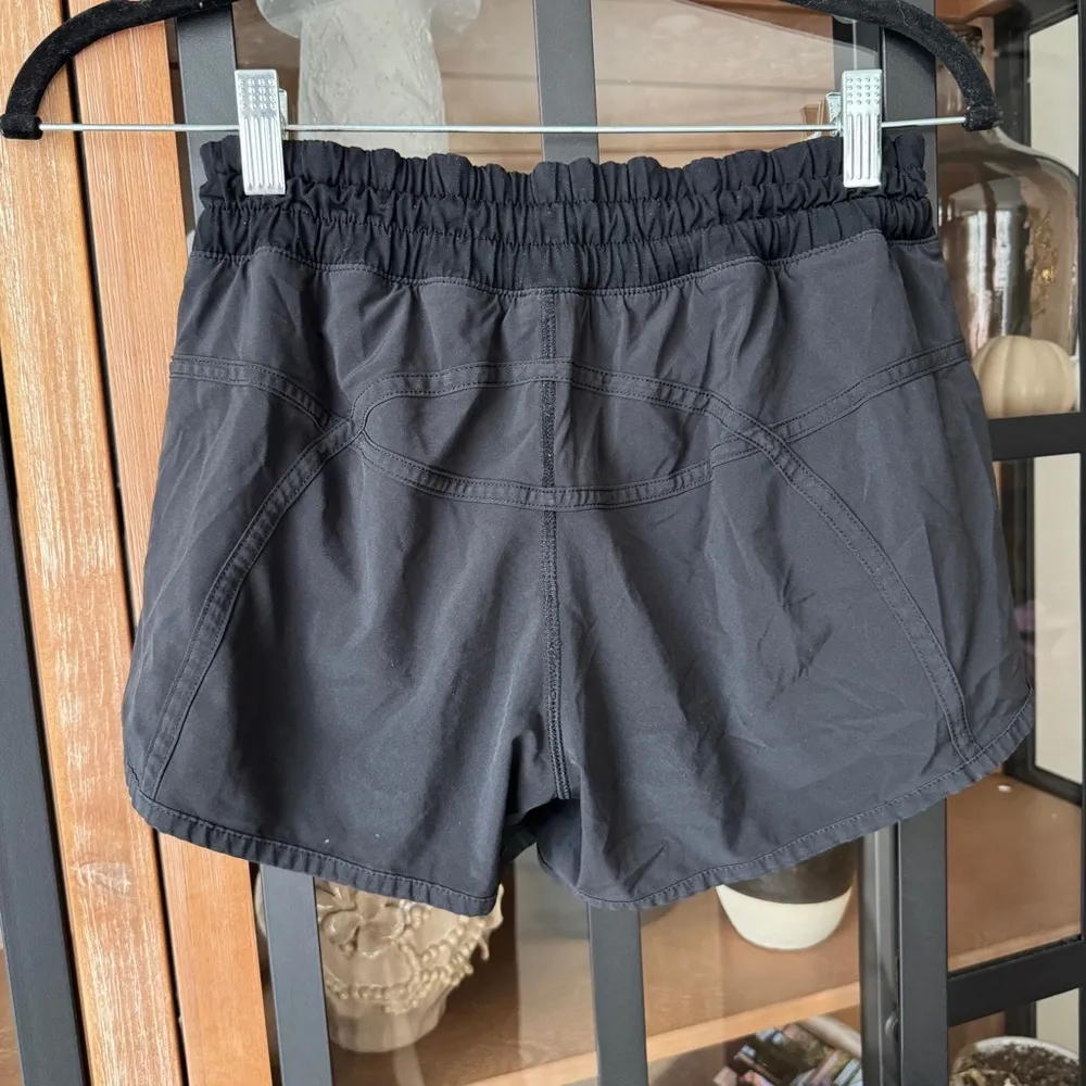 Lululemon Tracker Shorts V 4” inseam running low rise zipper pocket workout - Image 8