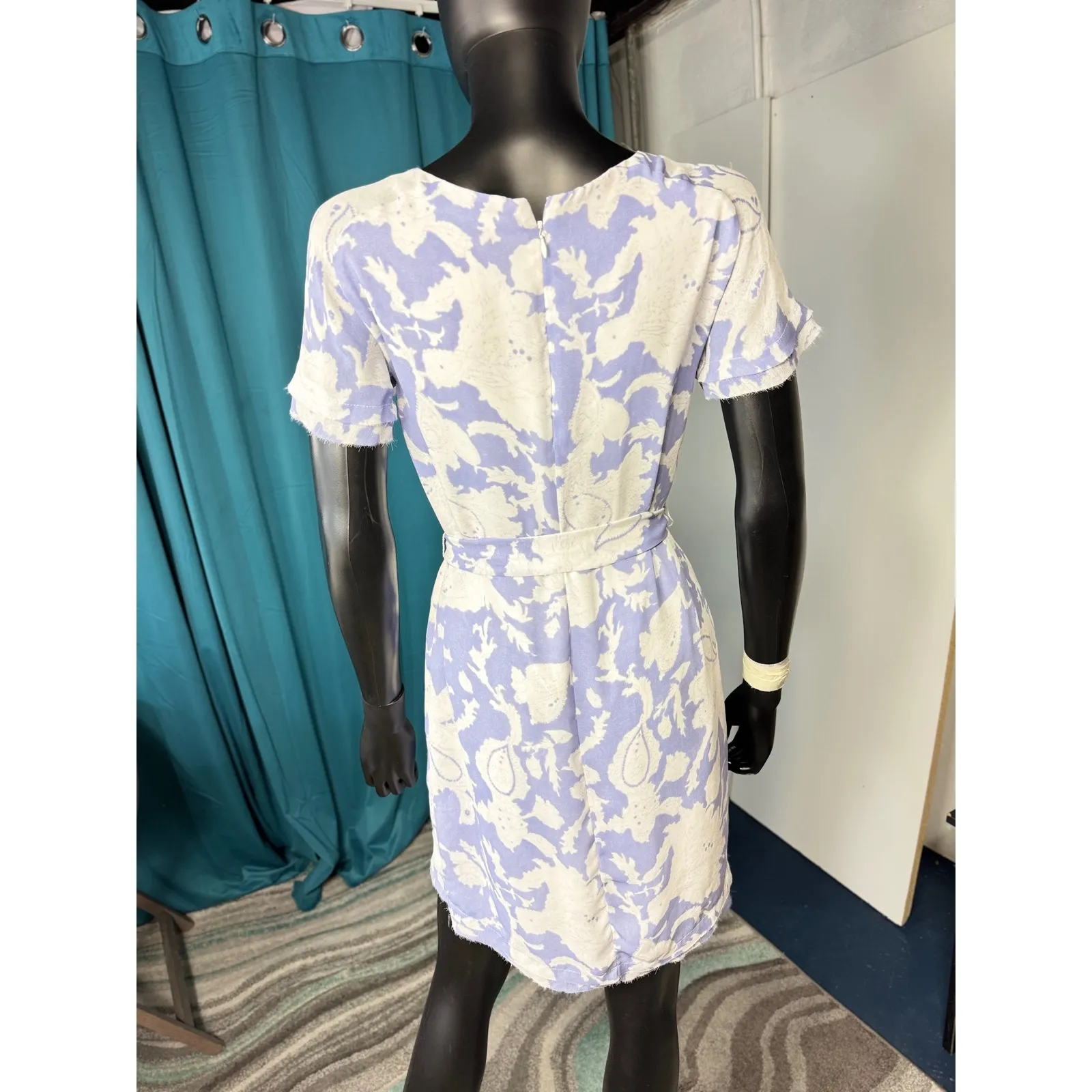 Banana Republic XS Dress Paisley Print Tie Waist Short Sleeve‎ Casual - Image 2