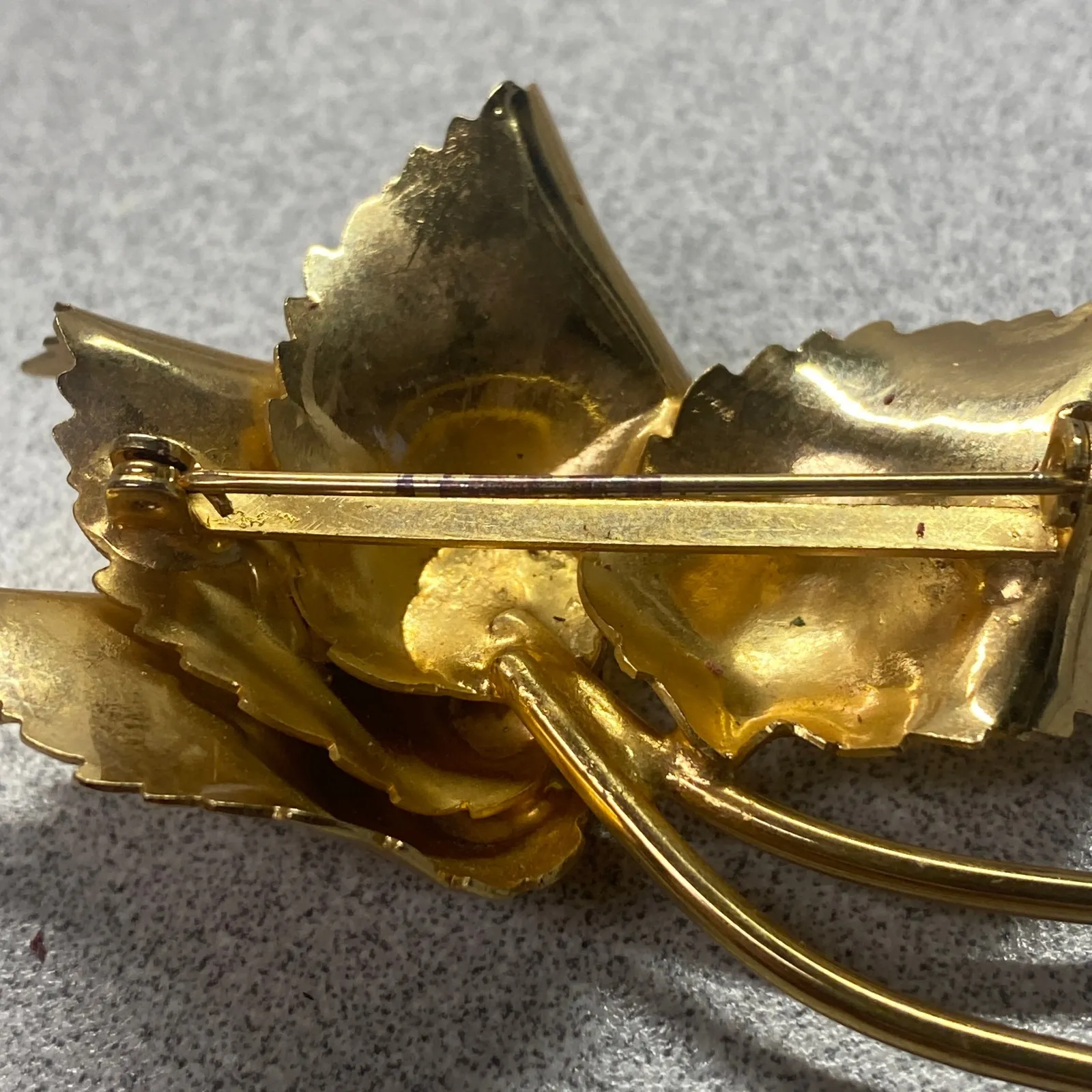 Vintage Gold Tone Textured Multi Leaf Brooch Pin Nature Old Money Grandmacore - Image 5
