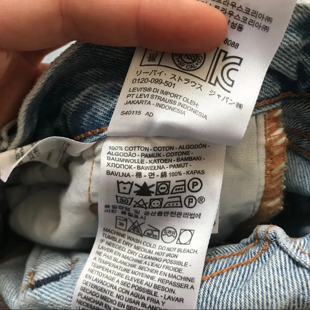 NWT Levi’s 501 cutoff shorts 26 - Image 7