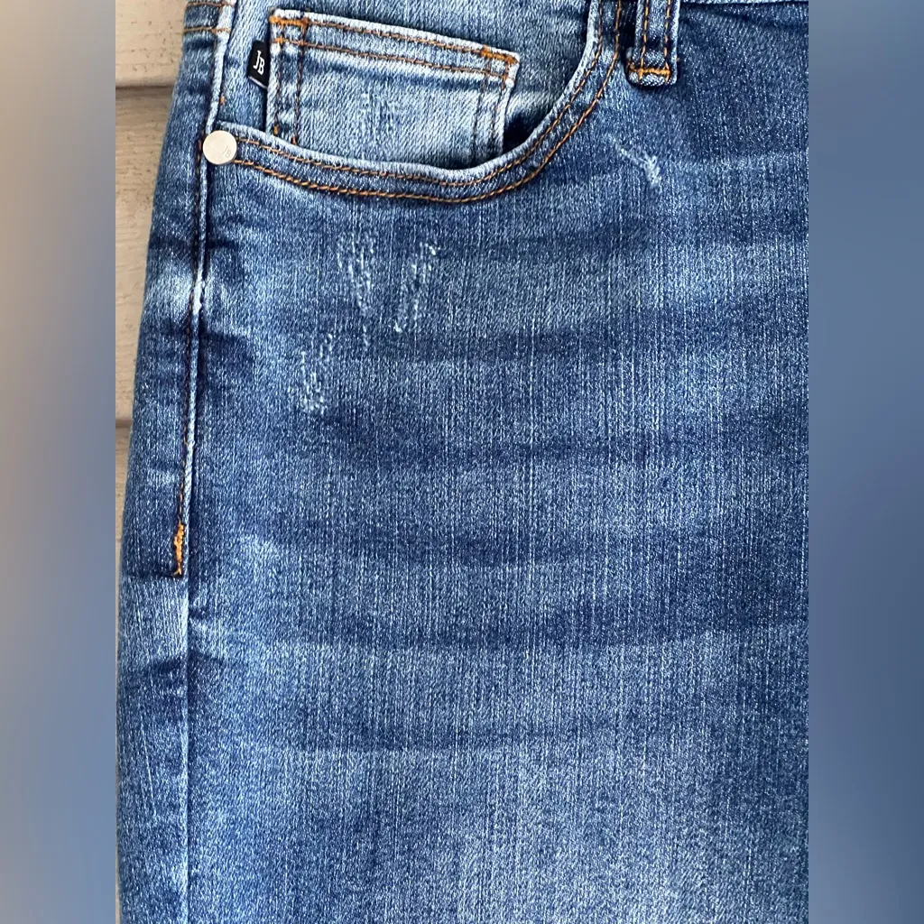 Judy Blue Distressed Relaxed Fit Jeans - Image 8