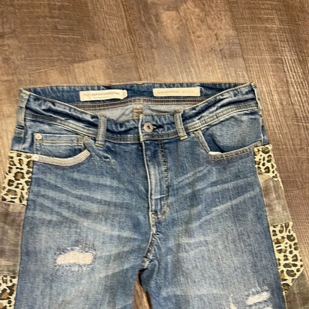 Pilcrow and the letterpress, leopard trim, boyfriend, distressed jeans - Image 2