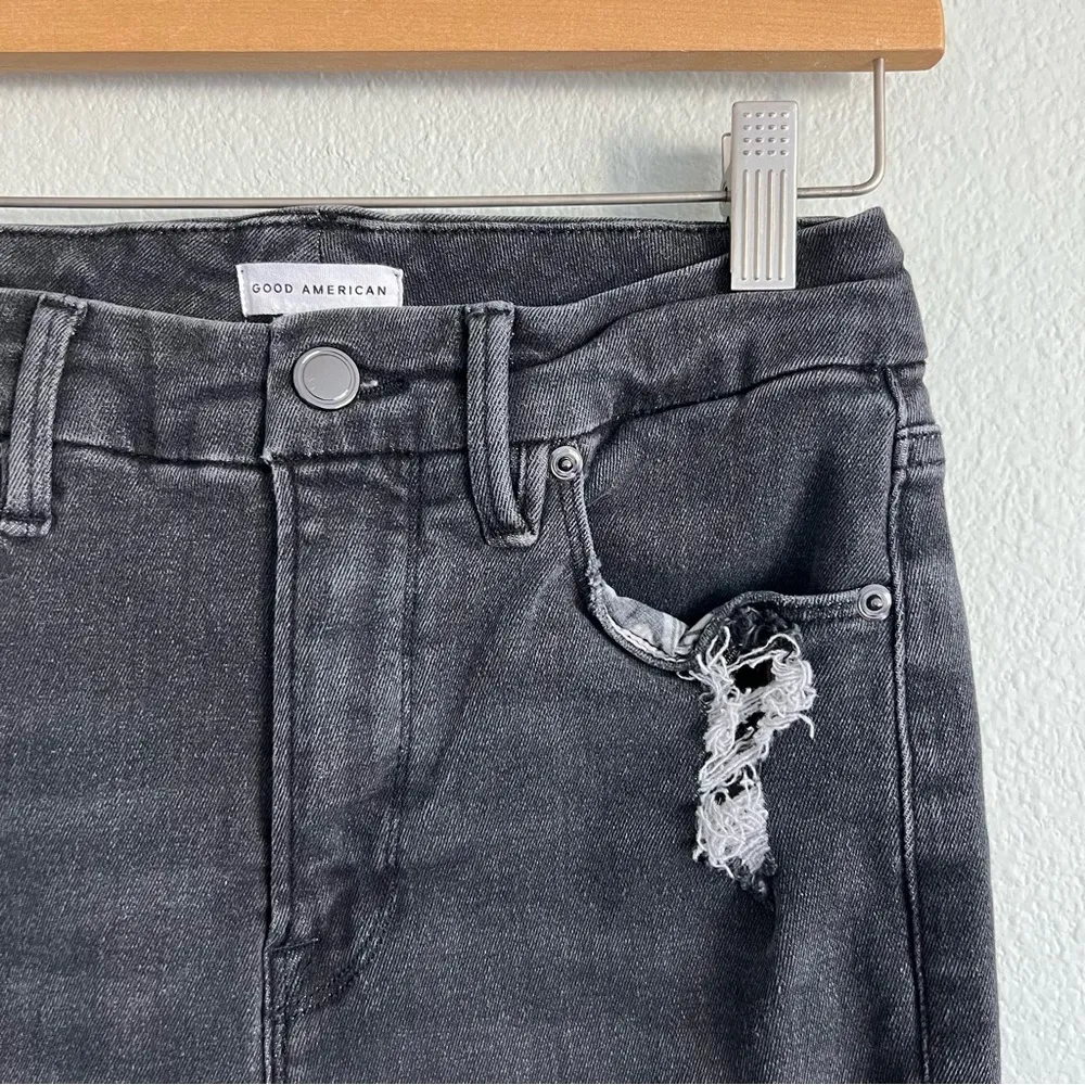 Good American Faded Black Distressed Skinny Jeans. Size 4/27 - Image 2