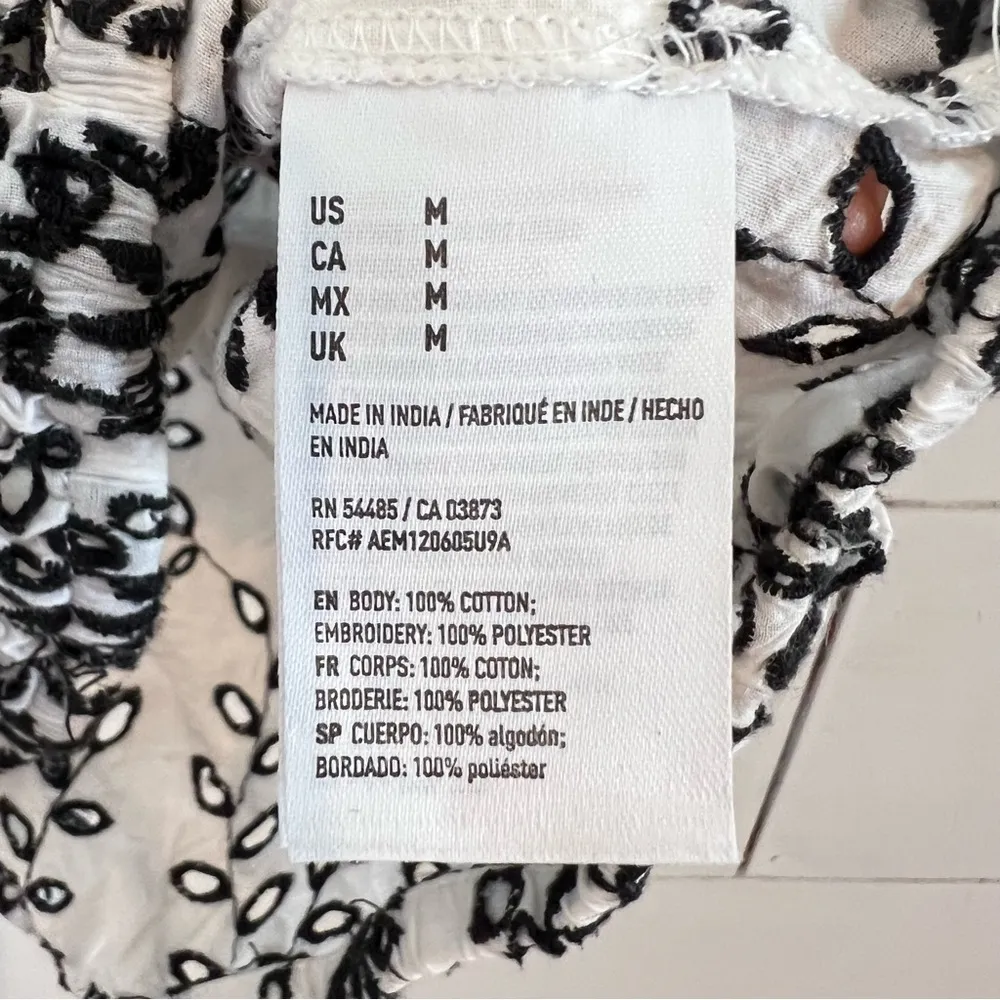 American Eagle Eyelet Off-The-Shoulder Crop Top. Size Medium. - Image 4