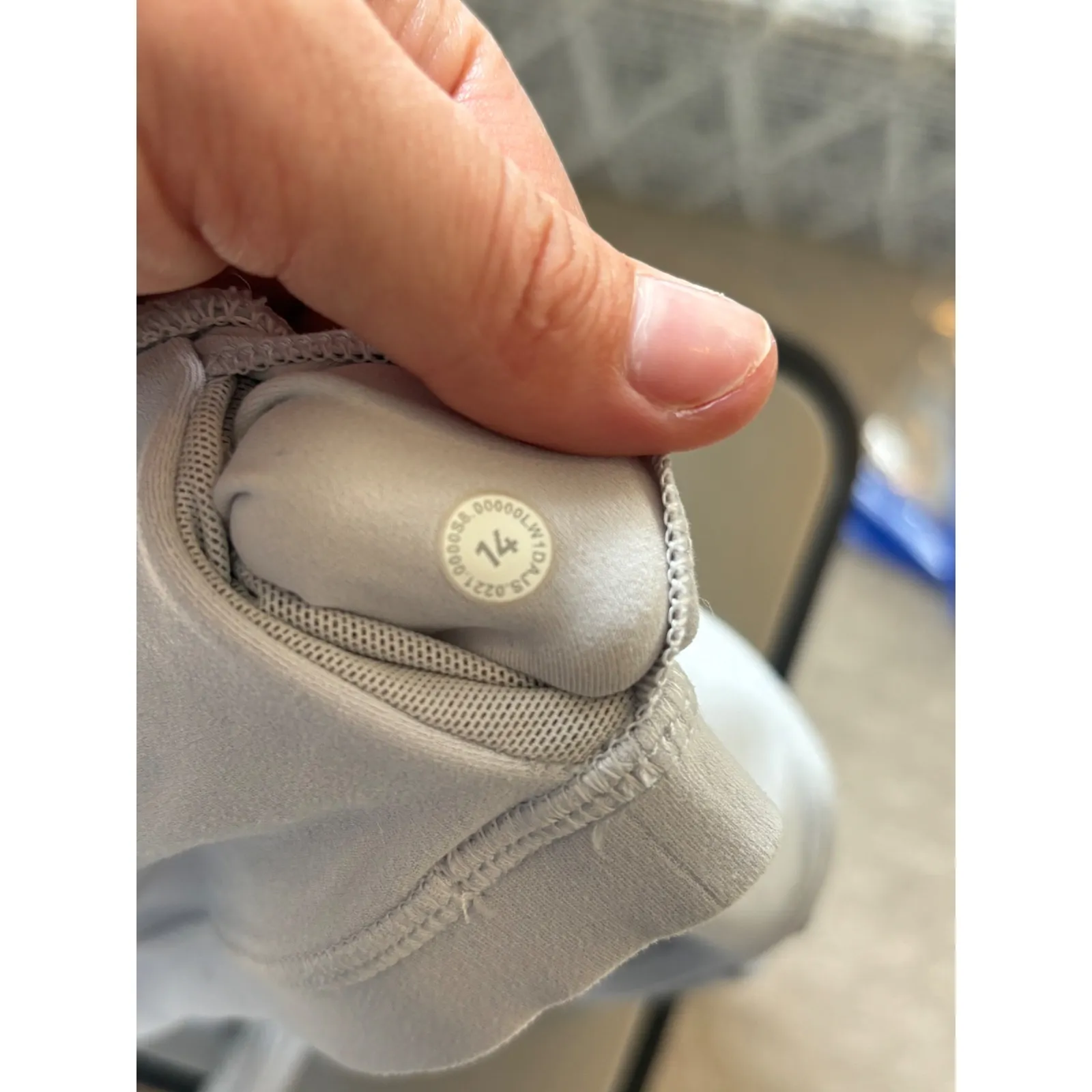 Lululemon Crop Tank Top Floral Print Sleeveless Athletic‎ Casual Size 14 - Image 4