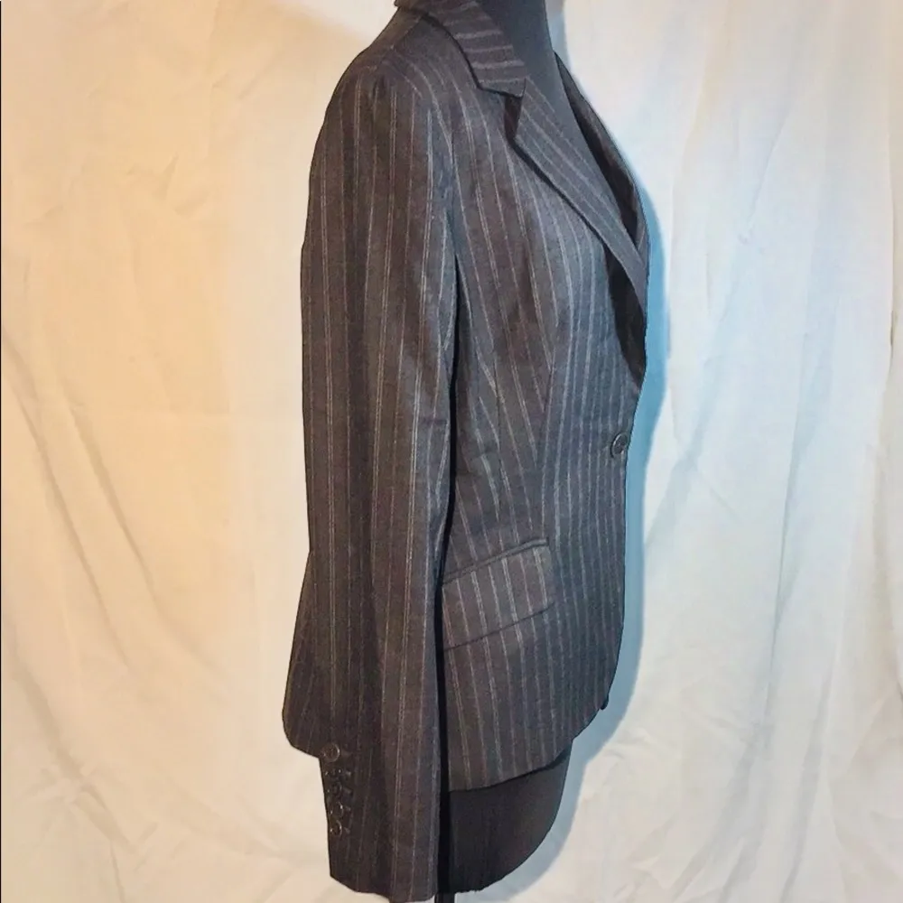 ZARA  Basic gray pinstripe blazer. - Image 3