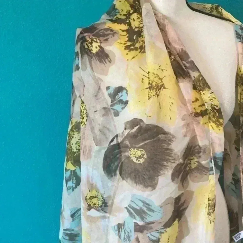 ⭐️ Nine West floral thin accent scarf - Image 2