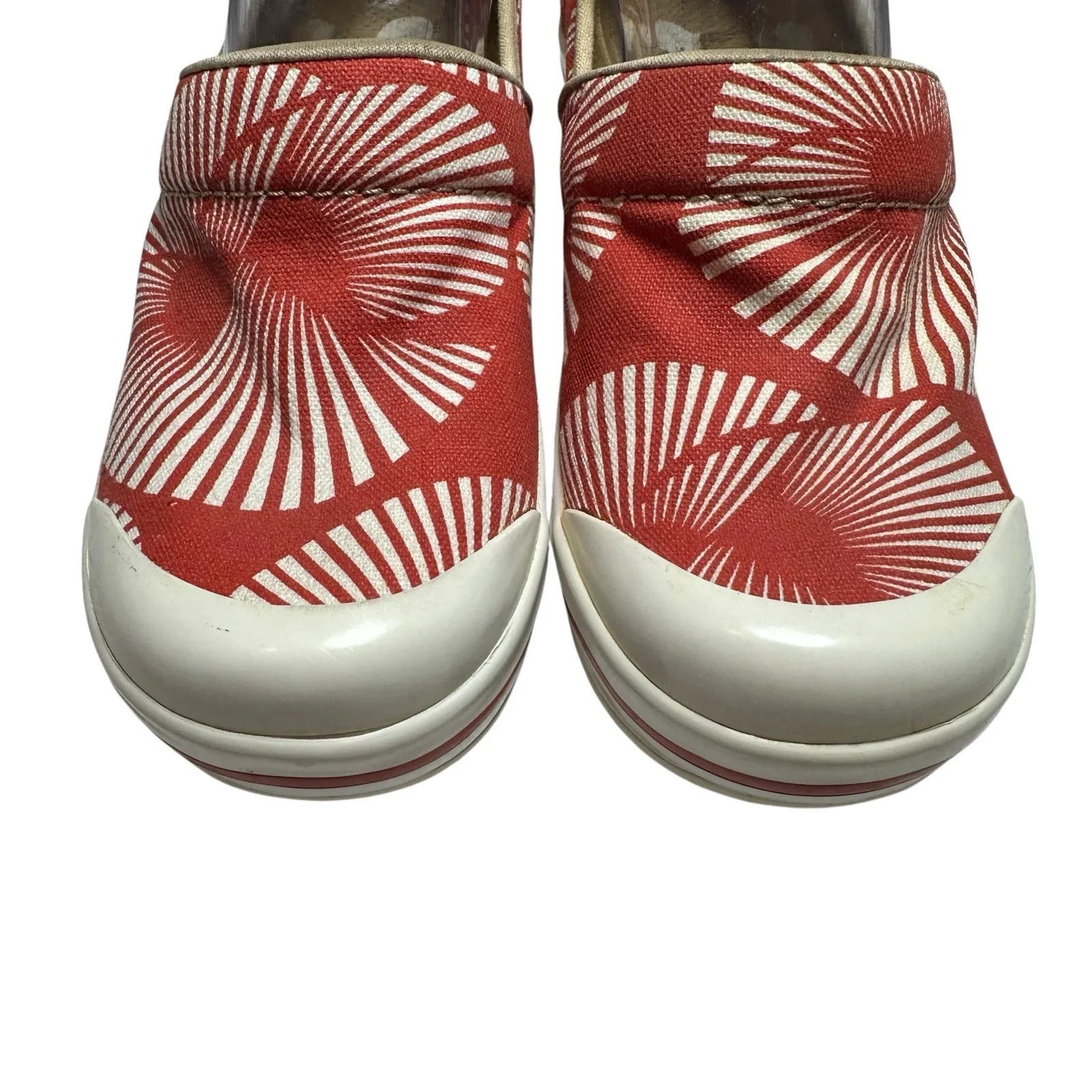 Dansko Volley Vegan Red Tropical Canvas Clogs  Euro Size 38 US 7 Slip Resistant - Image 3