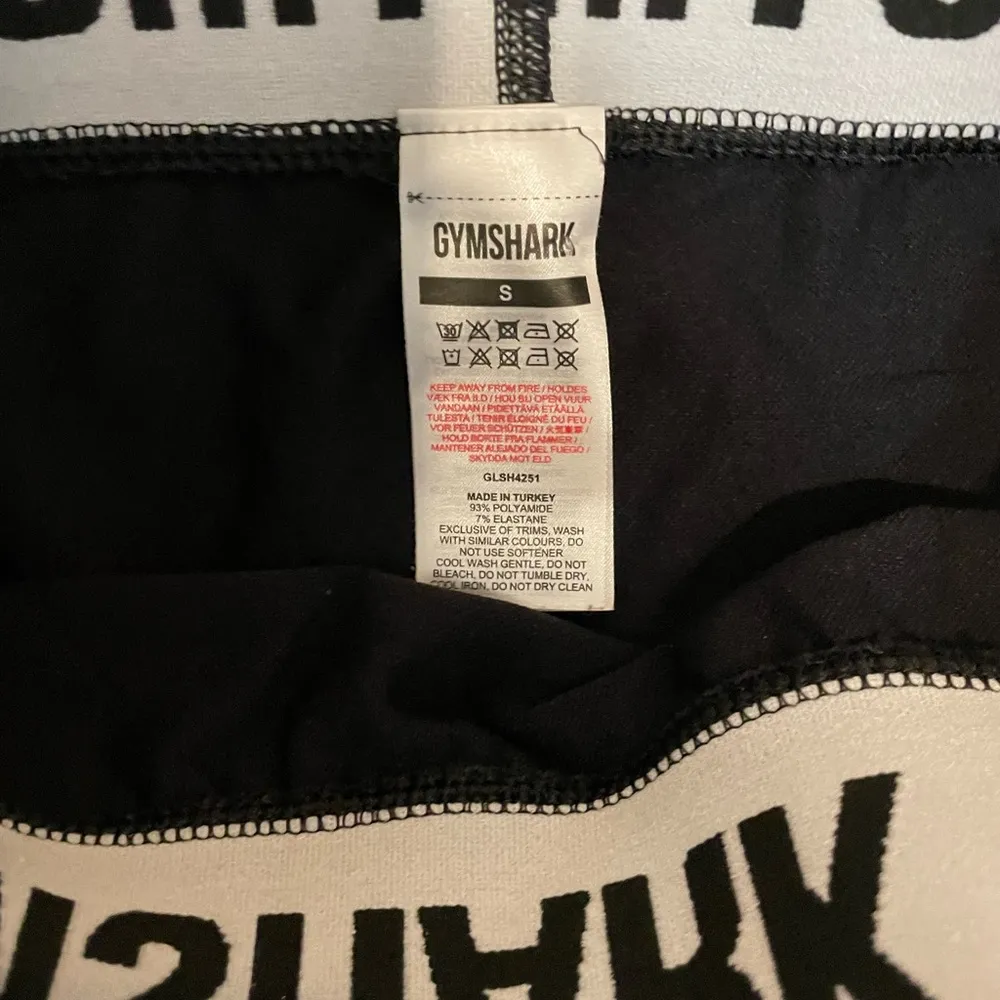 Gymshark flex shorts small black - Image 3