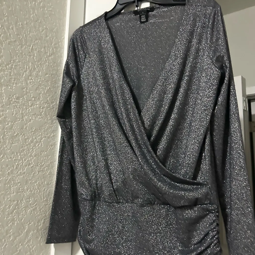 White House Black Market Long Sleeve - Image 4