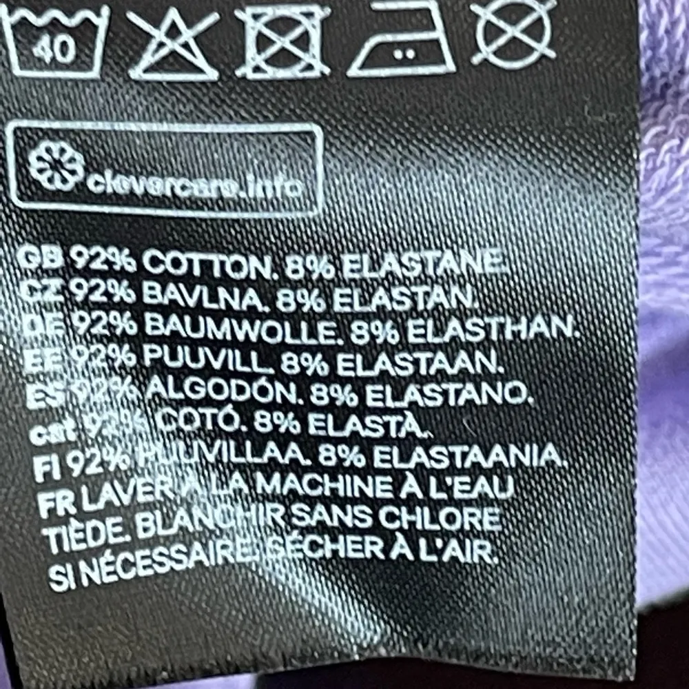 Divided size extra small cropped zip up hoodie - Image 5