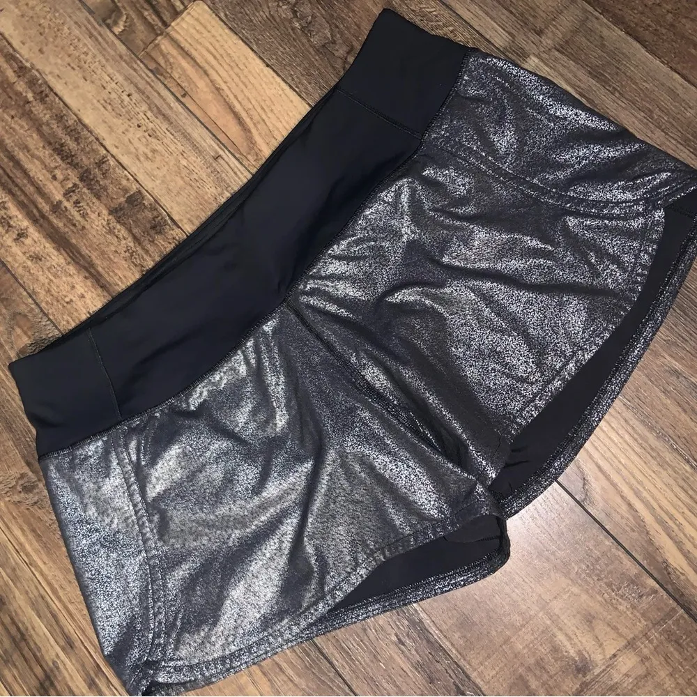 Lululemon Speed Up MR Short 4"
Lined Black metallic Athletic NWOT spring active - Image 4