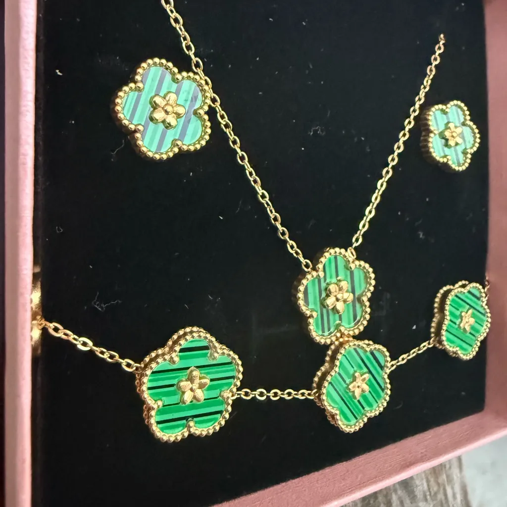 Gold Plated Green Clover Flower Bracelet Necklace‎ Earrings Jewlery Box - Image 3