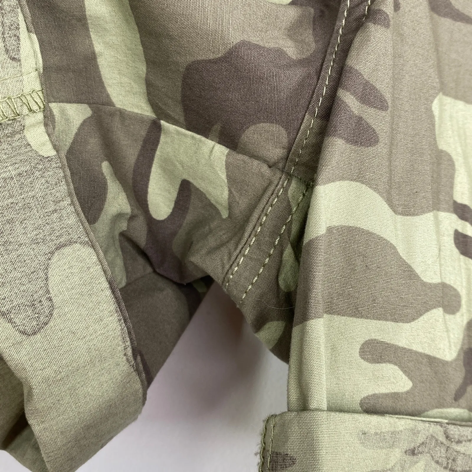 Social Standard by Sanctuary Green Camo Print Shorts Women's Size X-Large XL - Image 5