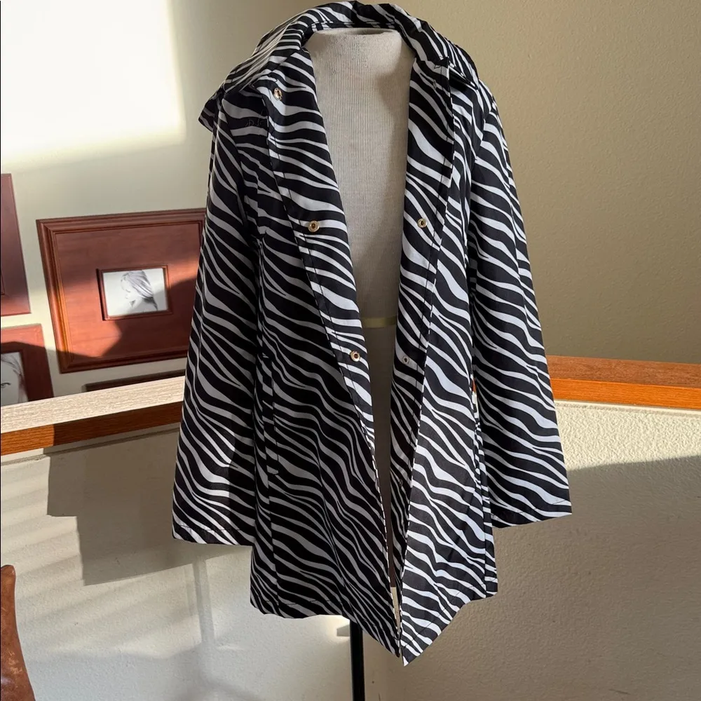 Kate Spade Black and White zebra Striped rain coat XS - Image 14