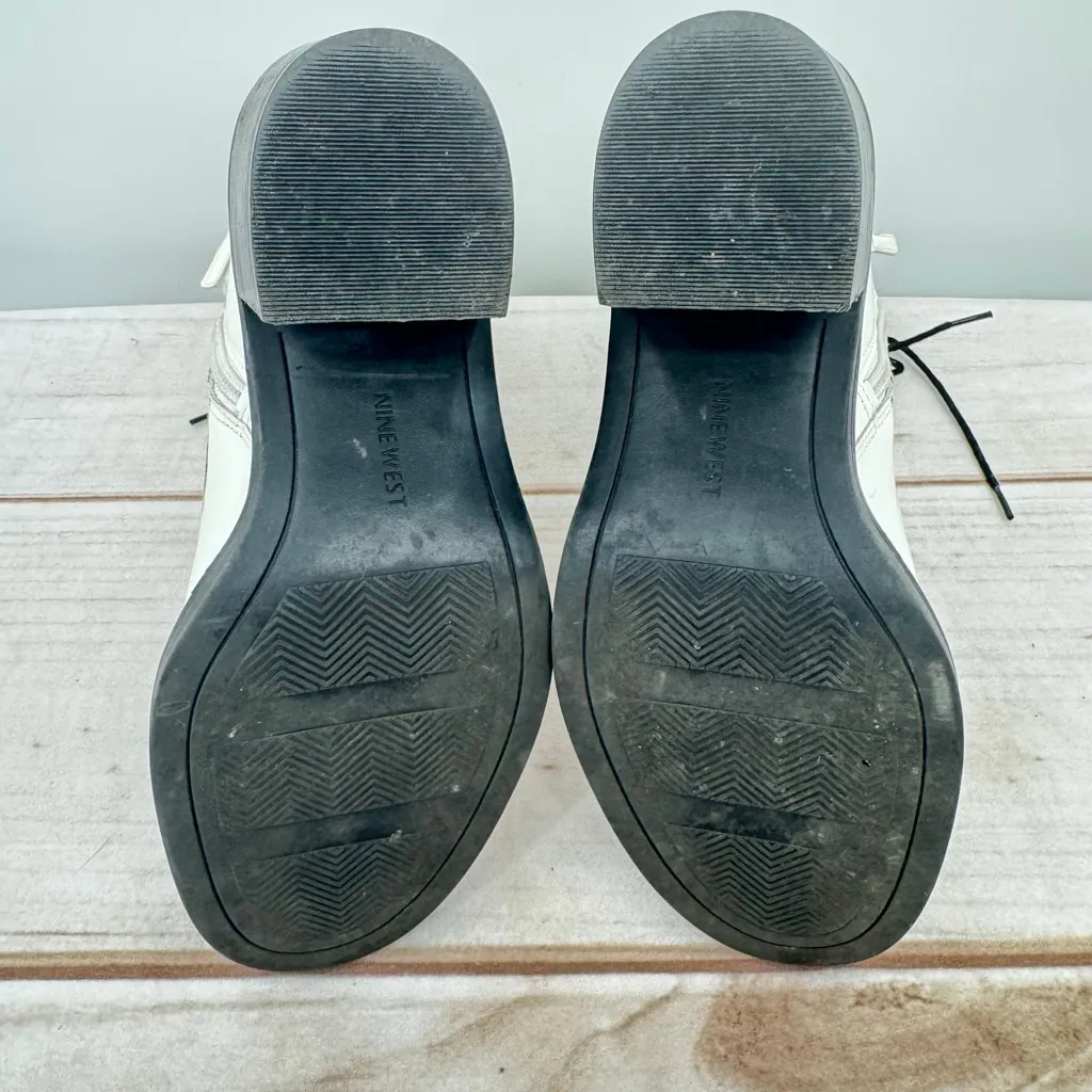 Nine West Fynndelle Lace-Up Heeled Bootie in white patent genuine leather Size 6 - Image 11